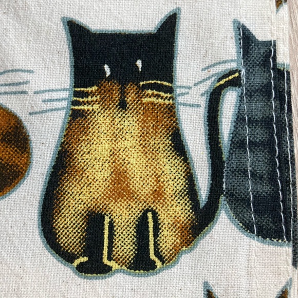 Cats Tea Towel 🐈🐈‍⬛🫖☀️ - Picture 3 of 6
